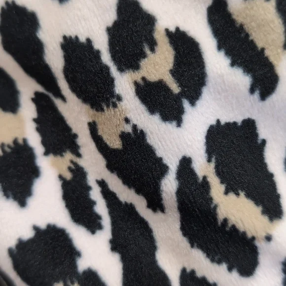 NWT The Children's Place Girl's 2 Piece Cat/Cheetah/Leopard Print Pajamas/PJs - Picture 6 of 8